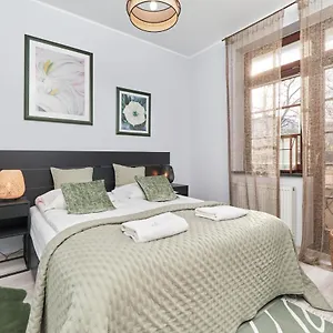 https://wrocaw-krzycka-apartment-premium-by-renters-prestige.hotelswroclaw.com